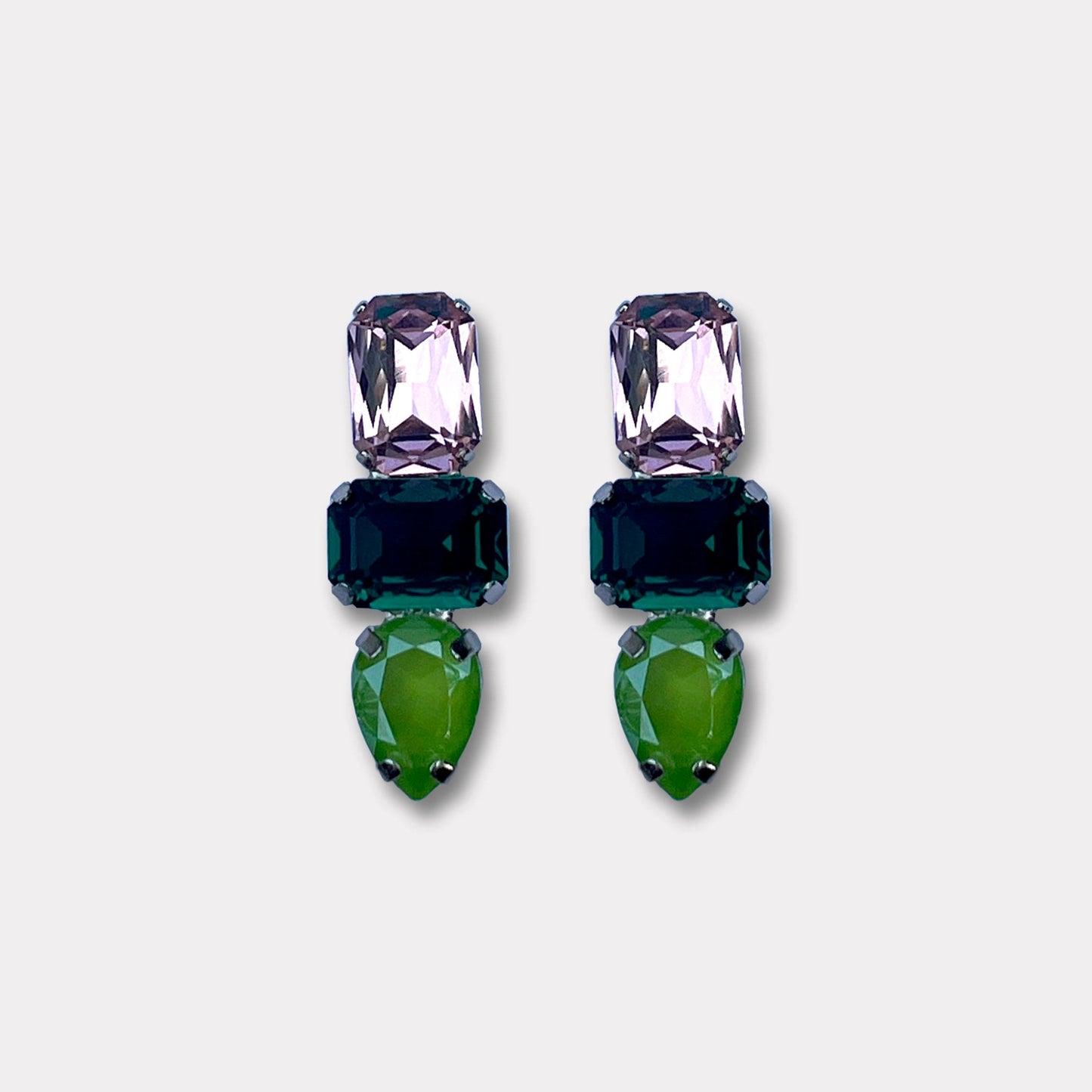 Farfino Nora Emerald Silver oorbellen met groene Swarovski stenen , nikkel vrij en hypoallergeen