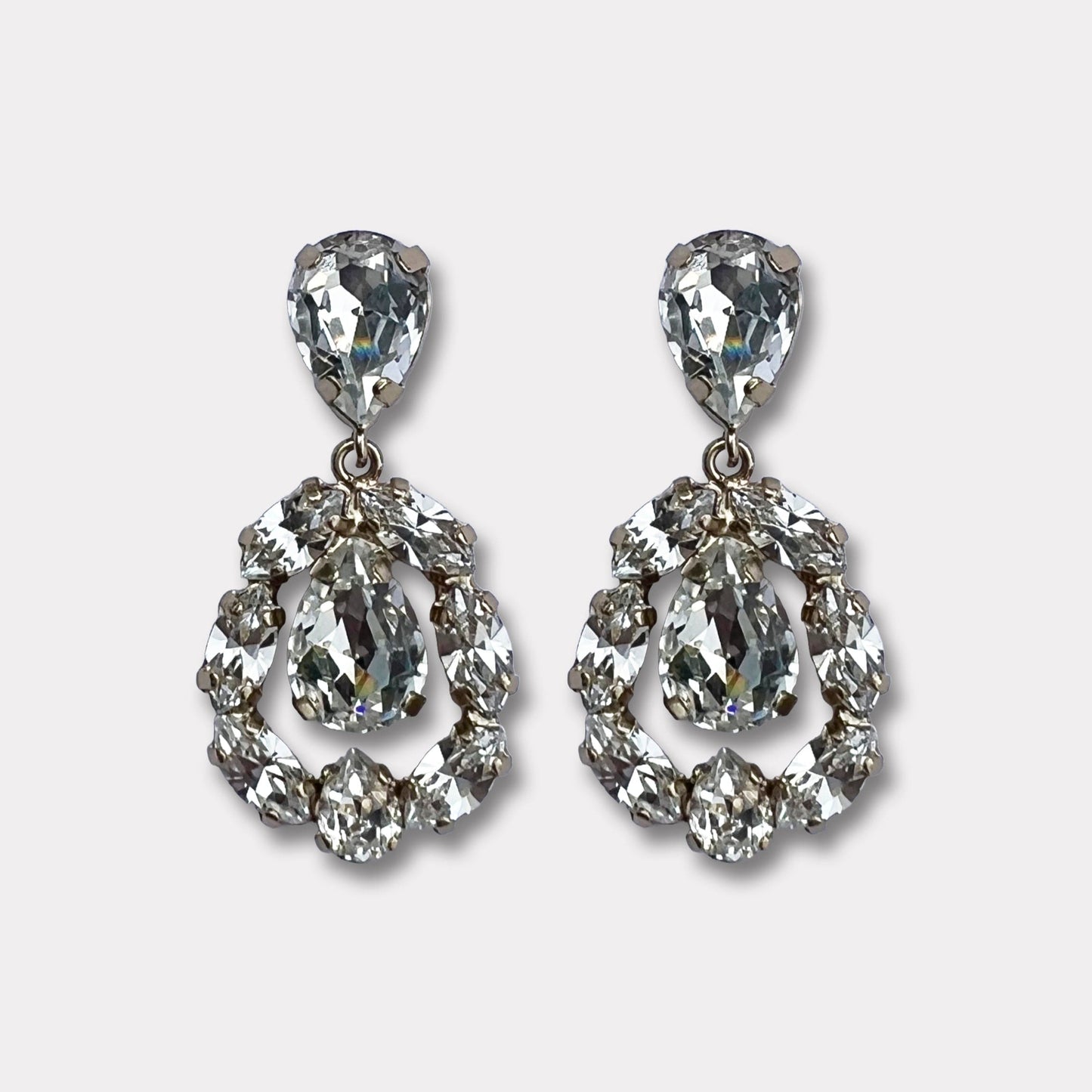 Alesandra crystal gold, prachtige Handgemaakte swarovski oorbellen van het merk Farfino. Handgemaakt in italië