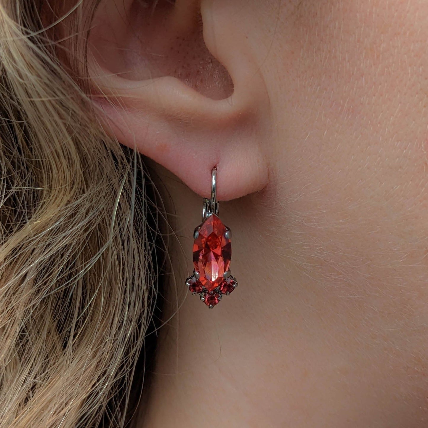 daniela_red_silver_ Farfino_swarovski_oorbellen_damice.nl_farfinooorbellen_farfinowinkel_enschede_damice.