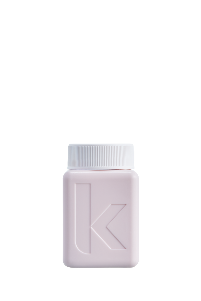 Angel wash van Kevin Muprhy is een shampoo die fijn haar volume geeft en tevens voedt en versterkt. Verkrijgbaar als vakantie mini.