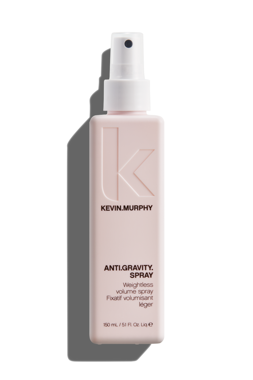Non-aerosol spray die gewichtloos volume en hold toevoegt en de glans van alle haartypes versterkt. voor extra volume .