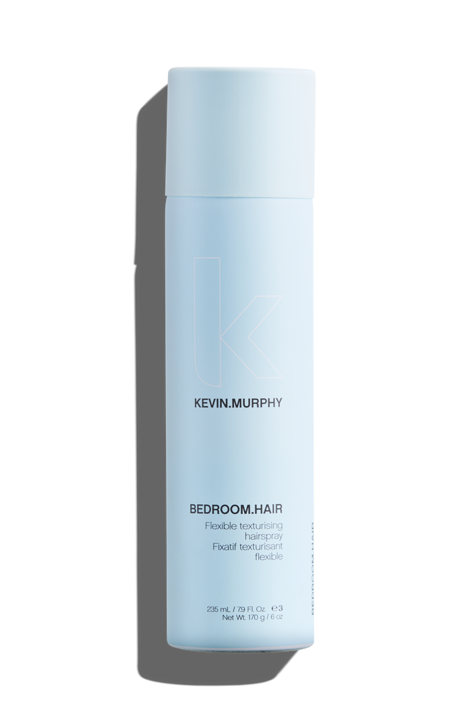 Lichte flexibel haarspray die glans en houvast toevoegt om een mest textuur en een “lived-in out of bed” look te creëren . Ideaal voor alle haartypes.