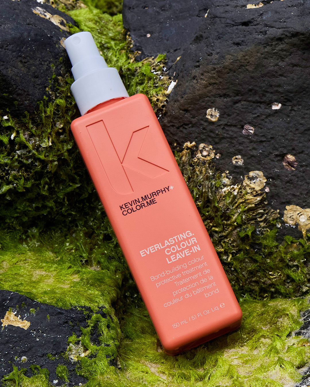 EVERLASTING.COLOUR.LEAVE-IN  is een lichtgewicht LEAVE-IN spray die het haar van binneuit behandelt en kracht opbouwt om de weerstand en conditie te verhogen. Perfect om sterker en gezonder haar te krijgen. 