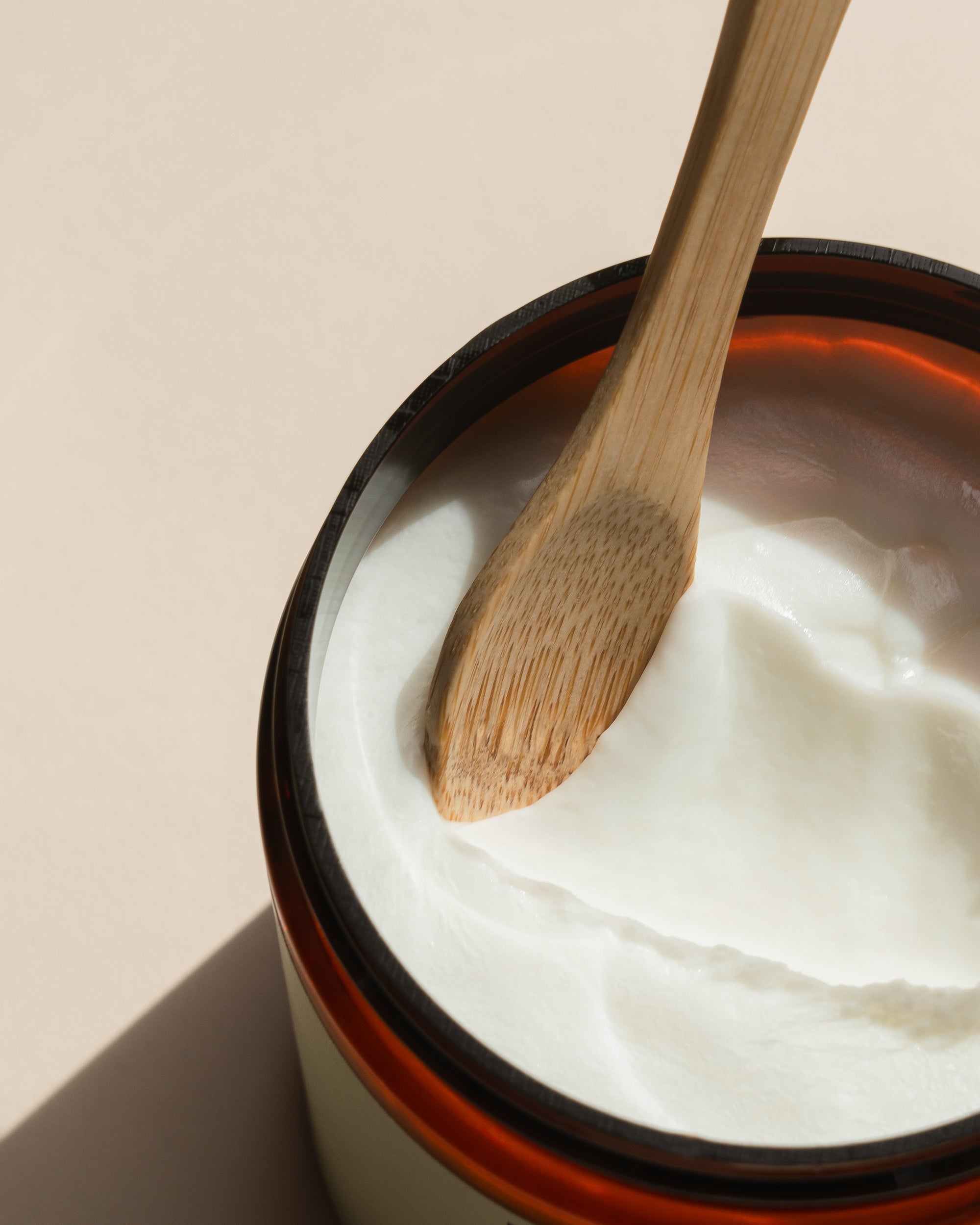 Natulique hydrating lightweight mask pro vitamine B5, versterkt het haar en maakt het gezond. 