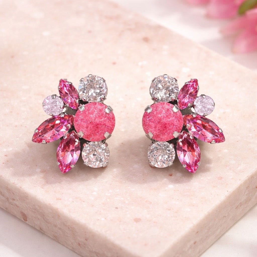 Luxe roze kristallen oorstekers met 7 kristallen in bloem-vormig design, zilververgulde nikkelvrije en hypoallergene statement oorbellen voor dames
