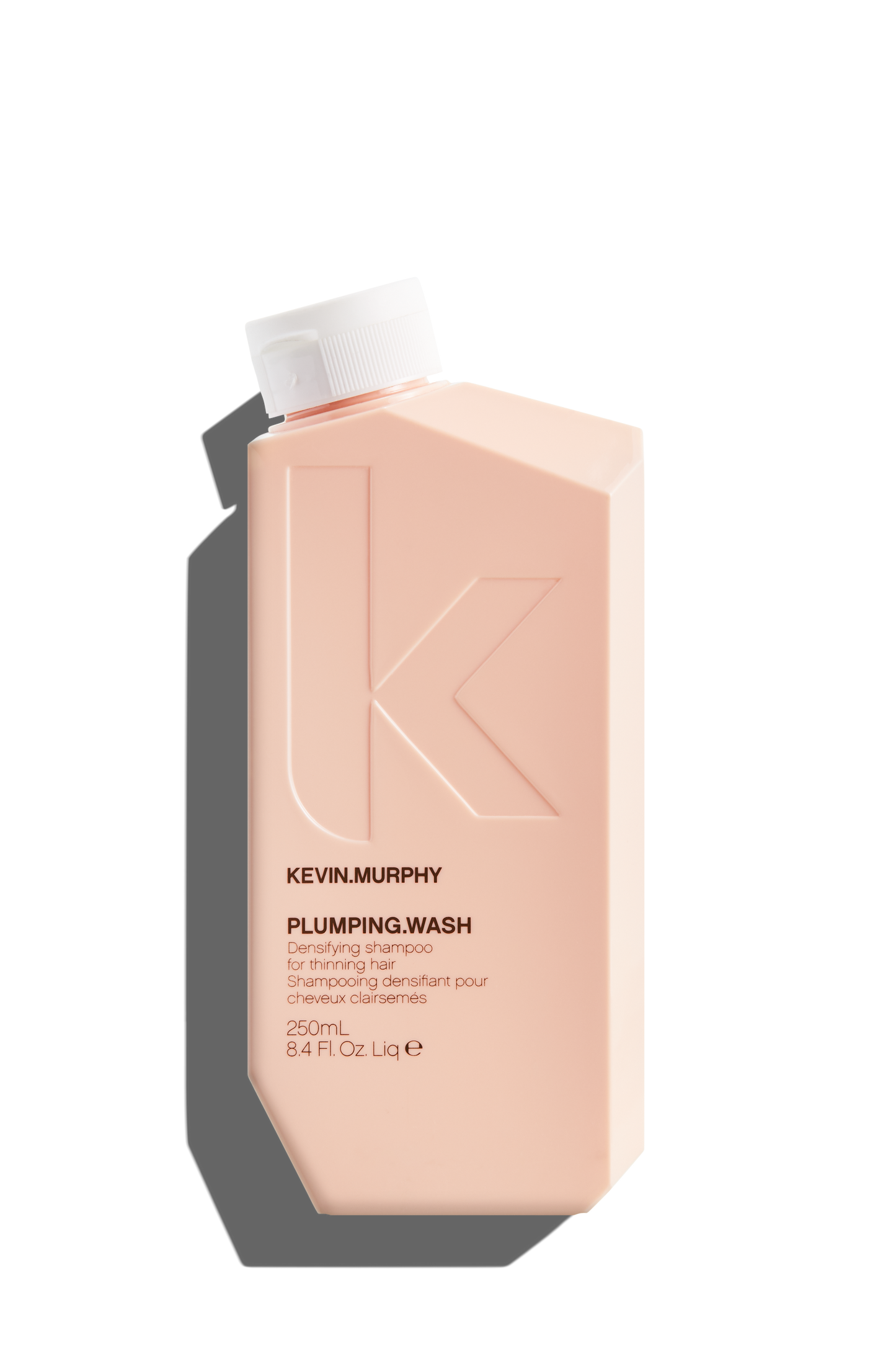 Versterkende shampoo voor fijn haar met gemberwortel en brandnetelextract om het haar te helpen 
 Revitaliseren, te verfrissen en voller te maken van Kevin Murphy.
