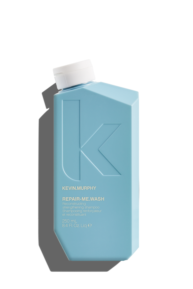 Repair me wash is een herstellende shampoo met krachtige eiwitten gehaald uit bamboe en zijde aminozuren. Hersteld en reconstrueert het haar.