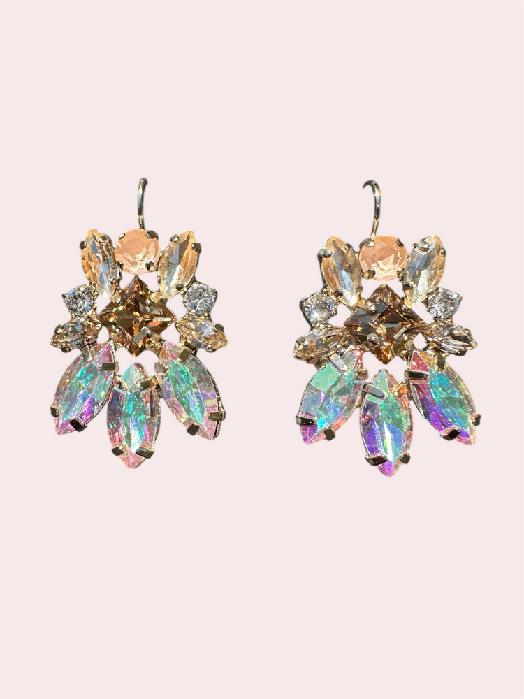 Venezia Sparkle Gold Swarovski oorbellen, draag ze bij elke gelegenheid een mooi oorhanger gevuld met swarovski