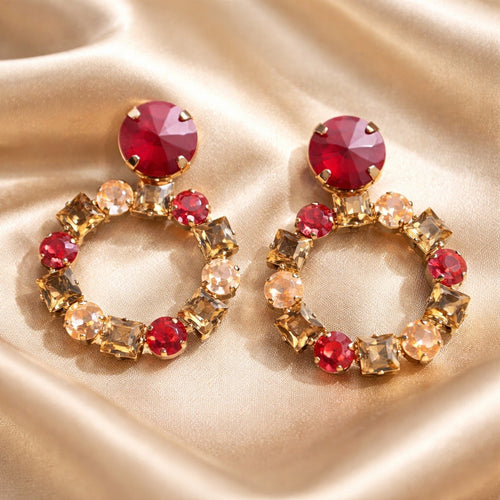 Bloom Red Gold oorbellen met rode en champagne Swarovski kristallen in gouden cirkel design
